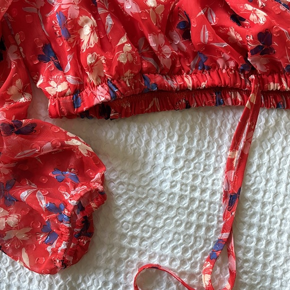 Deep V blouse - Picture 4 of 4